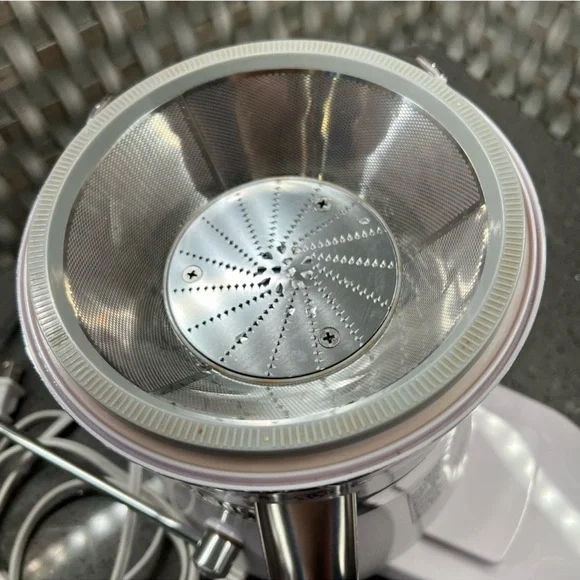 Jack LaLanne Power Juicer Express in White like new